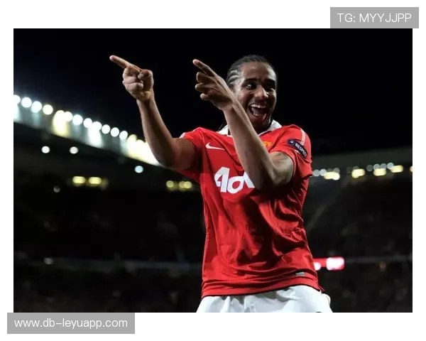 伤愈球员参与战术会议，贡献精神力证其成熟